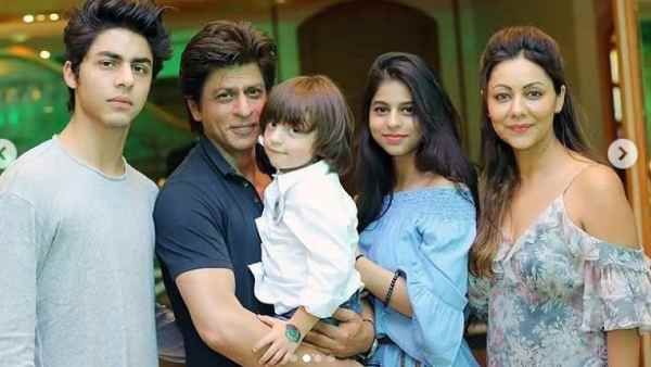 शाहरूख खान के नन्हें पठान अबराम खान के जन्मदिन की वायरल तस्वीरें - आर्यन भईया और सुहाना दीदी के साथ