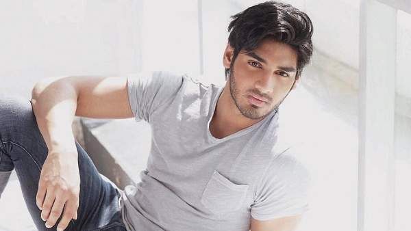 सुनील शेट्टी और अक्षय कुमार की सुपरहिट फिल्म 'धड़कन' की रीमेक करना चाहते हैं अहान शेट्टी!