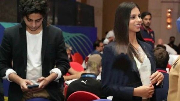 IPL 2022 ऑक्शन में आर्यन खान-सुहाना खान की फोटो वायरल, फैंस ने बोला पिता शाहरुख का हमशक्ल