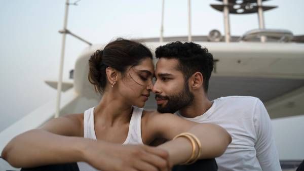 रिलीज होते ही दीपिका पादुकोण की 'गहराइयां' को बड़ा झटका, फुल मूवी फ्री डाउनलोड के लिए ऑनलाइन लीक