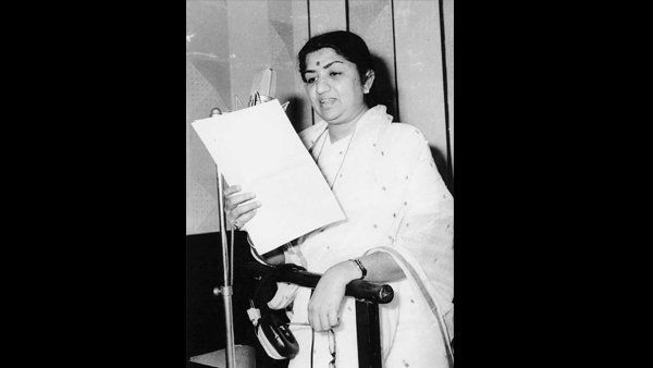 लता मंगेशकर का आखिरी गीत, 2019 में आए वीर जवानों के नाम इस गाने को सुनकर हो जाएंगे भावुक- Video