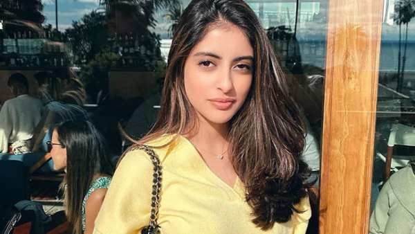 अमिताभ बच्चन की नातिन नव्या नवेली नंदा के साथ भेदभाव- घर में मुझसे काम करवाया, बेटी ही क्यों?