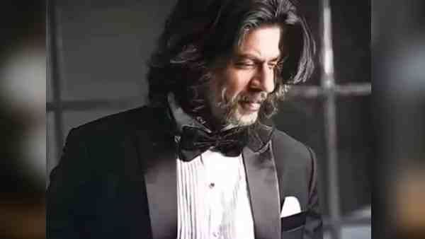 शाहरूख खान का नया पठान लुक देख पागल हुए फैन्स, डब्बू रतनानी ने शेयर की असली तस्वीर