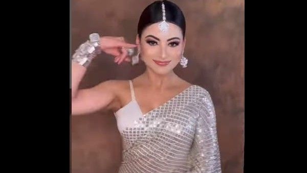 इंटरनेट पर वायरल हुआ उर्वशी रौतेला का सेक्सी देसी डांस Video, साड़ी में उफ्फ ऐसी अदा