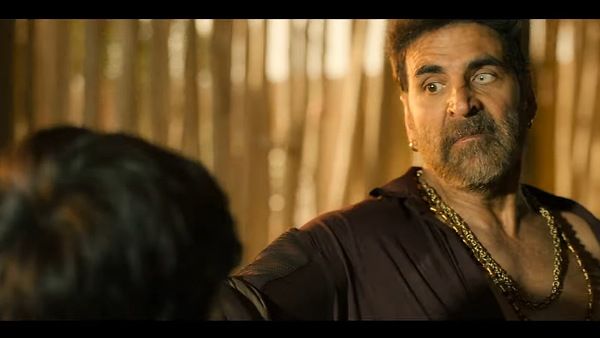 बच्चन पांडे VS द कश्मीर फाइल्स: अक्षय कुमार की फिल्म को मिला जबरदस्त झटका, आधे से भी कम स्क्रीन पर रिलीज