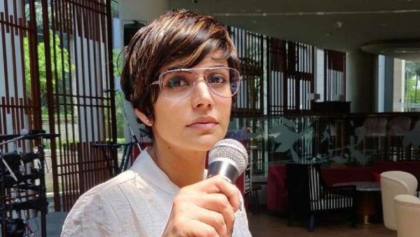 विश्व कप एंकरिंग पर मंदिरा बेदी का दर्दनाक खुलासा- खिलाड़ी मुझे घूरा करते थे, ऐसी गंदी हरकत !