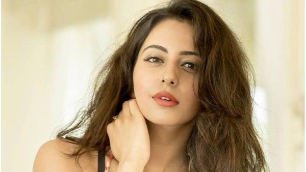 क्या आपने देखा रकुल प्रीत सिंह का लाल बिकिनी लुक, 5 सेक्सी कातिलाना फोटो इंटरनेट पर वायरल