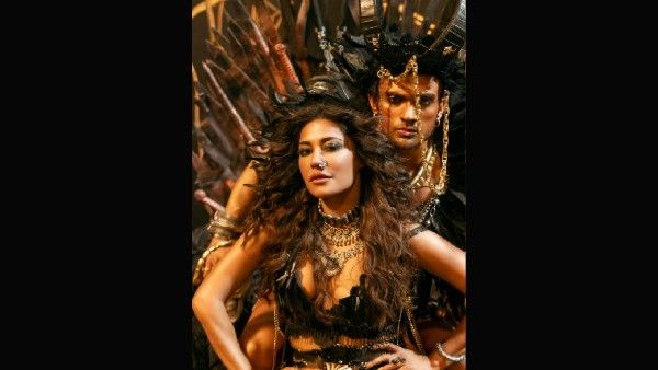 'सैंया' में नज़र आईं चित्रांगदा सिंह और ऋषभ चौहान, असीस कौर ने अपनी आवाज से किया धमाका!