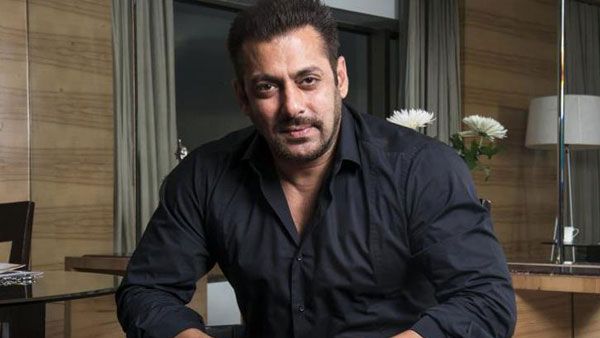 बढ़ी सलमान खान की मुश्किलें, पत्रकार के साथ बदसलूकी मामले में कोर्ट ने किया तलब, 5 अप्रैल को पेश होने का आदेश