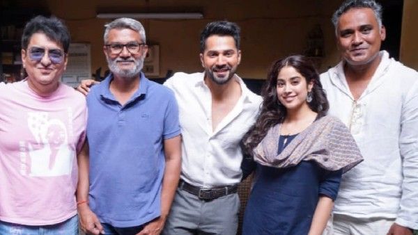 साजिद नाडियाडवाला ने वरुण धवन के जन्मदिन पर दिया सरप्राइज, बवाल के शूटिंग कर रहे हैं अभिनेता!