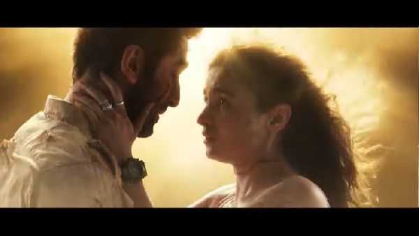 Brahmastra- खून से लथपथ रणबीर कपूर ने शुरू किया खेल, इस दिन ‘ब्रह्मास्त्र’ का ट्रेलर होगा रिलीज!