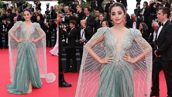 कान्स फिल्म फेस्टिवल के रेड कार्पेट पर एक्ट्रेस हेली शाह का चला जादू, देखिए तस्वीरें