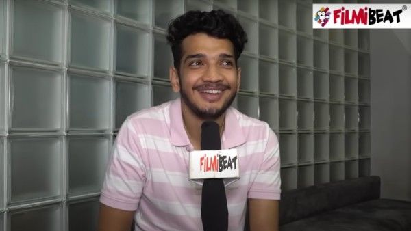 Exclusive: मुनव्वर फारूकी ने दिए हमारे 20 सवालों के जवाब, पहली सैलेरी 850 रूपये, कैसे की खर्च, देखिए Video