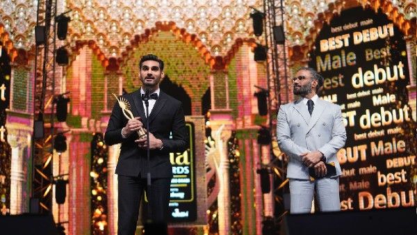 IIFA Awards 2022 Winners List- किसने जीता बेस्ट एक्टर का अवॉर्ड्स? इन सितारों ने किया कमाल!