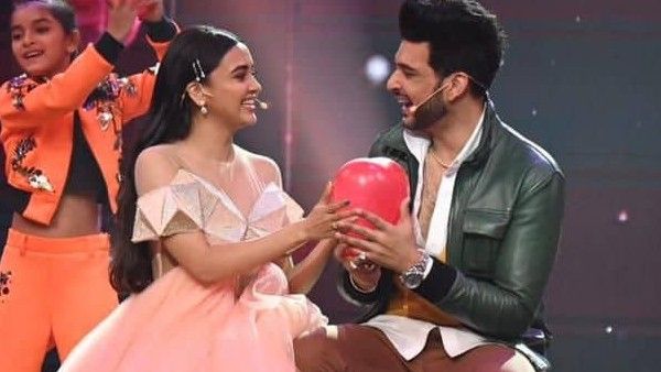 तेजस्वी प्रकाश और करण कुंद्रा को देख नीतू कपूर को आ गईं ऋषि कपूर के साथ अपने रोमांस की याद !