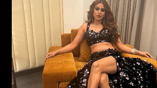 लहंगा पहन कर निया शर्मा ने दिखाया अपना सेक्सी फिगर, वायरल हुईं सबसे HOT तस्वीरें