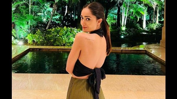 आश्रम 3 एक्ट्रेस त्रिधा चौधरी ने पूल में बिकिनी के साथ कराया सेक्सी फोटोशूट, अकेले में देखिए