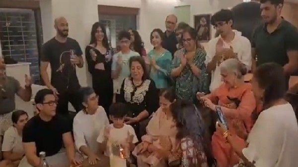 आमिर खान ने बड़े खास अंदाज में मनाया अपनी मां जीनत हुसैन का जन्मदिन