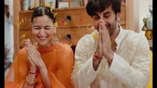 क्या रणबीर कपूर-आलिया भट्ट जुड़वा बच्चों के बनेंगे पैरेंट्स, एक्टर ने HINT देकर किया कन्फ्यूज!