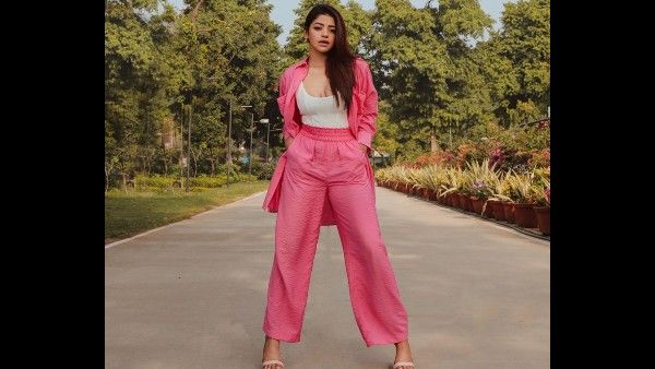 भोजपुरी स्टार रवि किशन की बेटी रीवा की कातिलाना फोटो ने बारिश में लगाई आग, 5 सेक्सी फोटो वायरल