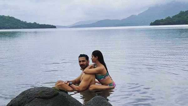 खतरों के खिलाड़ी से बाहर आकर रुबीना दिलैक ने पति के साथ बिकिनी में किया रोमांस, सबसे सेक्सी फोटो