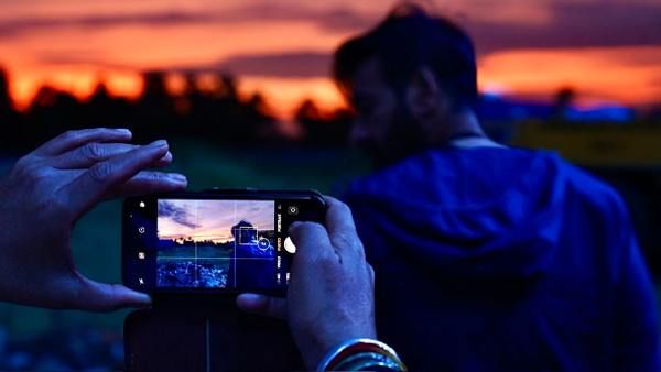 अजय देवगन ने अपनी अगली फिल्म 'भोला' के सेट से शेयर की एक तस्वीर, जोर शोर से चल रही है शूटिंग