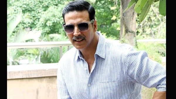 अक्षय कुमार की दो फिल्में हुईं फ्लॉप, इन 9 फिल्मों के साथ दांव पर लगे करोड़ों रुपए