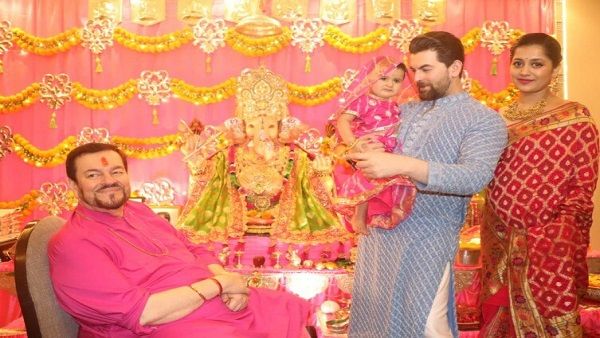 बॉलीवुड के इस सेलेब के घर 21 साल पहले गणपति ने रखा अपना पहला कदम तो कहीं सालों पुरानी पूजा हुई बंद