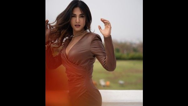 400 करोड़ की आदिपुरुष में दिखेगा जन्नत एक्ट्रेस का जलवा, बिकिनी में दिया ऐसा सेक्सी पोज, वायरल फोटो