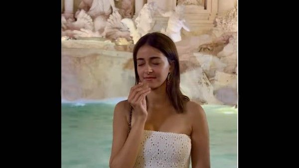 अनन्या पांडे ने सफेद आउटफिट और सिंपल लुक में लूटी महफिल, इटली ट्रिप की शेयर की खूबसूरत तस्वीरें