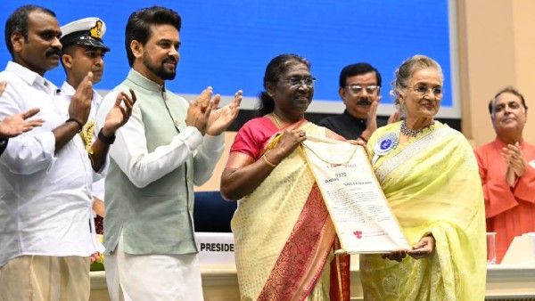 68th National Film Awards Pics: आशा पारेख को मिला Standing Ovation, मिला दादा साहेब फाल्के अवार्ड