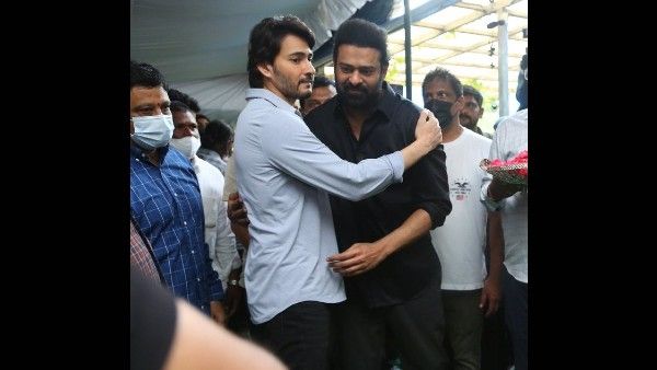 चाचा के निधन पर थम नहीं रहे थे प्रभास के आंसू, हिम्मत देते दिखे कई स्टार्स