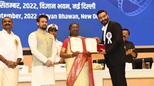 National Film Awards: तीसरी बार नेशनल अवार्ड जीतते पर अजय देवगन ने जताई खुशी, कहा- 'सम्मानित महसूस कर रहा हूं'