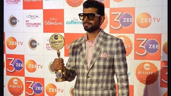 कमाल कर गयी विनीत कुमार सिंह की रंगबाज़ी - रंगबाज़ 3 के लिए बेस्ट एक्टर अवार्ड का जीता ख़िताब