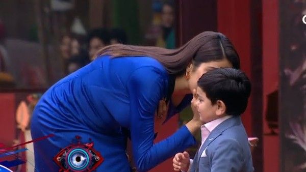 Bigg Boss 16 Promo: Janhvi Kapoor ने किया नए कैप्टन Abdu Rozik के साथ रोमांस, दिया फोन नंबर