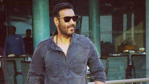 Ajay Devgn In Kashi: दृश्यम 2 के सुपरहिट होते ही काशी विश्वनाथ पहुंचे सुपरस्टार अजय देवगन, बोले- हर हर महादेव