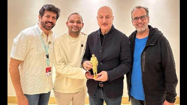 'ऊंचाई' की सफलता का मनाया गया जश्न, महावीर जैन ने अनुपम खेर के शानदार फिल्मी करियर को किया सेलिब्रेट