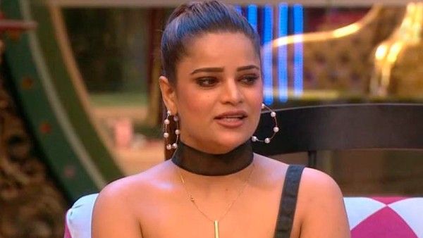 Bigg Boss 16 में बड़ा धमाका, Archana Gautam की वापसी, सलमान के साथ VIRAL फोटो