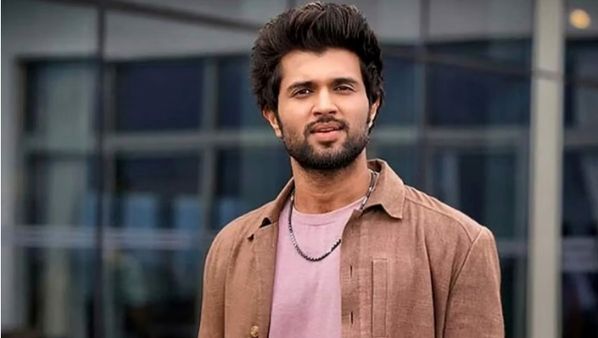 Vijay Deverakonda ED Interrogation: 'लाइगर' बनाकर बुरे फंसे विजय देवरकोंडा, ED ने शुरू की पूछताछ