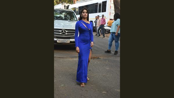 अमिताभ बच्चन से लेकर नुसरत भरूचा तक, कपड़ों की वजह से बॉलीवुड सेलेब्स हो चुके हैं ट्रोल