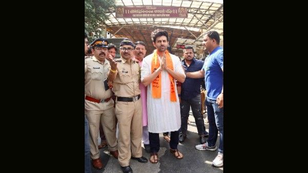 Kartik Aaryan पहुंचे सिद्धिविनायक मंदिर, जन्मदिन पर बप्पा से लिया आशीर्वाद!