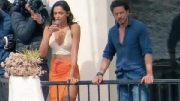 Pathaan के सेट से लीक हुई शाहरुख खान और दीपिका पादुकोण की UNSEEN तस्वीर, फैंस ने कहा- 'तूफान आ रहा है'