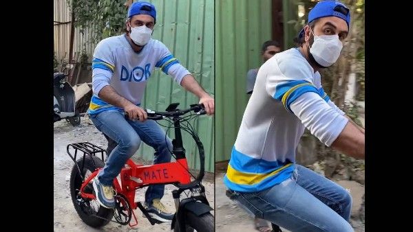 साइकिल चलाकर बन रहे नए घर का जायजा लेने पहुंचे Ranbir Kapoor, एक्टर का दिखा कूल अवतार
