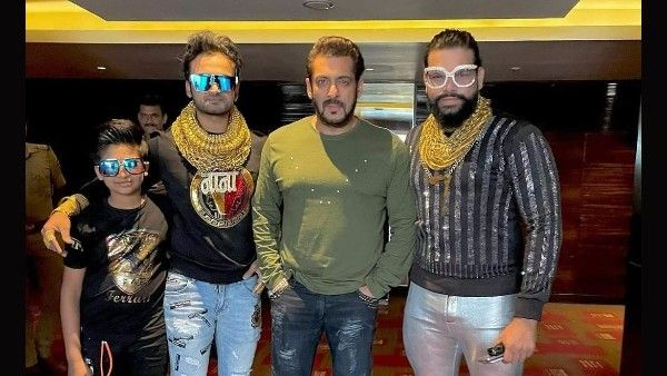 Bigg Boss 16 Wild Card: कौन हैं वाइल्ड कार्ड एंट्री गोल्डन बॅाय सनी ? सलमान के साथ फोटो VIRAL