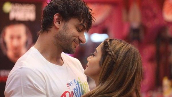 Bigg Boss 16 Promo: अंकित गुप्ता ने लगाई सबकी क्लास, टीना और शालीन ने किया प्यार का इजहार