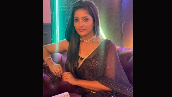 'झांसी की रानी' टीवी शो की छोटी सी मनु Ulka Gupta  की लेटेस्ट PHOTO, दिखती हैं इतनी HOT