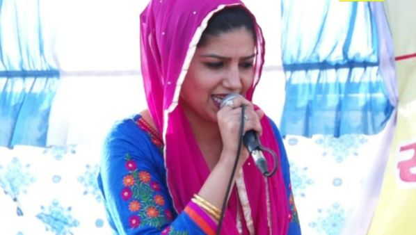 Sapna Choudhary Video: स्टेज पर रोते हुए बुरी तरह चिल्लाईं सपना- नाचना छोड़ दूंगी अगर कोई आदमी अपनी कमाई...