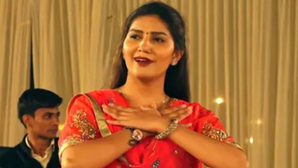 सूट-साड़ी और लहंगा भूल सपना ने दिखाया बोल्ड लुक, फैंस ने कर दी बिकिनी फोटोज की डिमांड