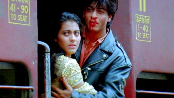 Kajol के लिए Shahrukh Khan ने रिक्रिएट किया 'डीडीएलजे' का ये आइकॉनिक सीन, बेहद प्यारा वीडियो वायरल