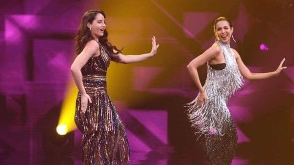 Malaika Arora- Nora Fatehi के बीच पहली बार सबसे Hot डांस का मुकाबला, क्या देखा आपने?